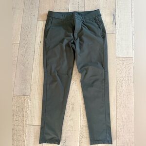 Lululemon men’s ABC Skinny pant in olive